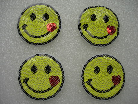 SY177 Happy Smile Lovely Emoji Embroidered Sequined Applique x4