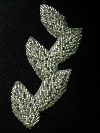 TF27 Leaves Leaf Bugle Beaded Applique Motif Silver