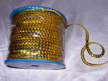 SP01 6mm Gold Sequin Spool String Flat Sequin 100yards - Click Image to Close