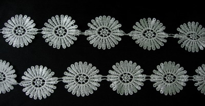 OT28 Daisy Flowers Venise Venice Lace Braid Trim Cream 1yd