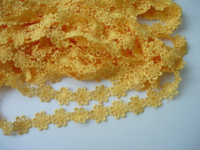 OT49 1" Wide Little Flower Venise Venice Lace Yellow 1y