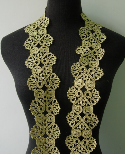 TL126 2 7/8" Celtic Swirls Metallic Trim Lace Edge Gold 1y - Click Image to Close