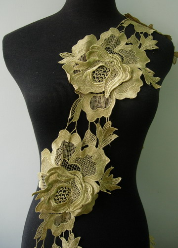 TL128 7" Tier Floral Rose Peony Metallic Trim Lace Edge Gold 1M