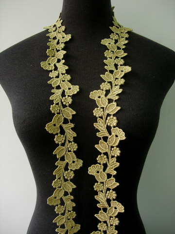 TL132 2 1/8" Bellflower Floral Metallic Gold Trim Lace Edge 1Y