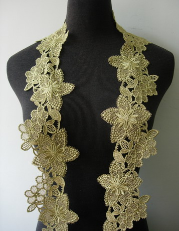 TL163 3 6/8" Starflower Floral Metallic Trim Lace Edging Gold 1Y - Click Image to Close