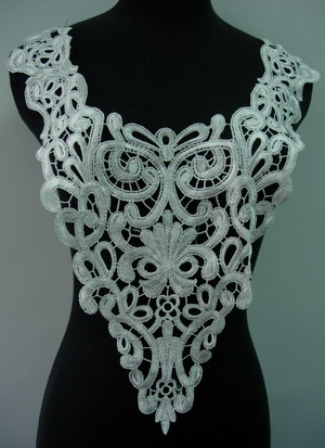 VY61 Fleur De Lis Floral Bodice Lace Venise Applique Cream