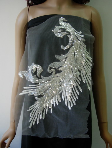 VB51 Silver Peacock Tail Floral Sequined Trimming Applique Motif - Click Image to Close