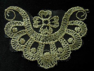VF35 Metallic Gold Trim Venice Applique Flower 4pcs