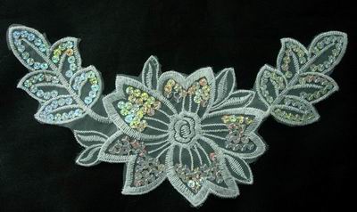 VF37 Venice Venise Applique Leaf Flower w/Hologram Sequin