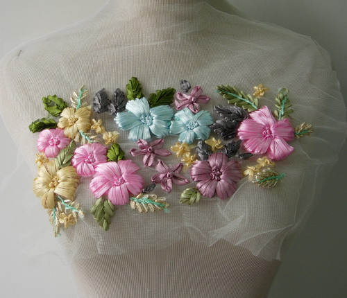 VT177 Multicolor Floral Embroidery Trim Venise Tulle Applique