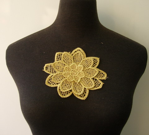 VT227 Tier Petal Flower Metallic Gold Trim Lace Applique Motif