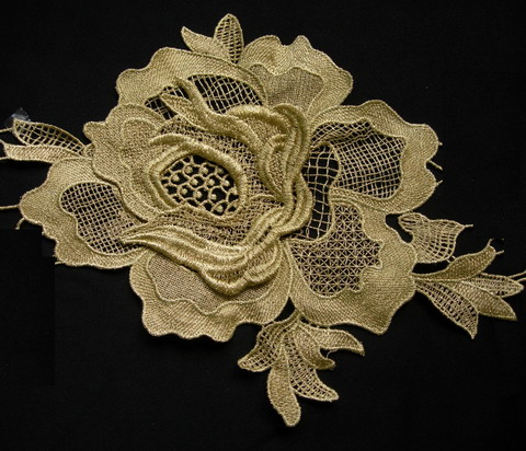 VT234 Metallic Gold Trim Tier Rose Peony Floral Lace Applique - Click Image to Close