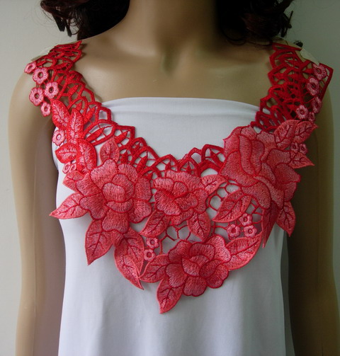 VK406 Red-Tone Floral Rose Neck Yoke Lace Venise Applique Motif