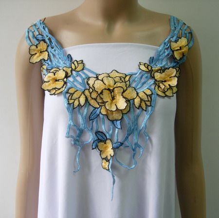 VK452 Yellow-Tone Tier Floral Collar Neck Lace Venise Applique