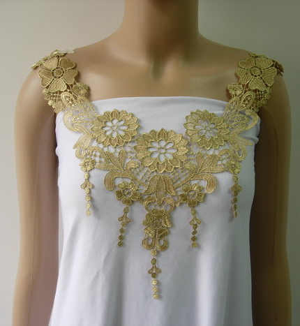 VK455 Fringed Floral Collar Neck Gold Trimming Venise Applique - Click Image to Close