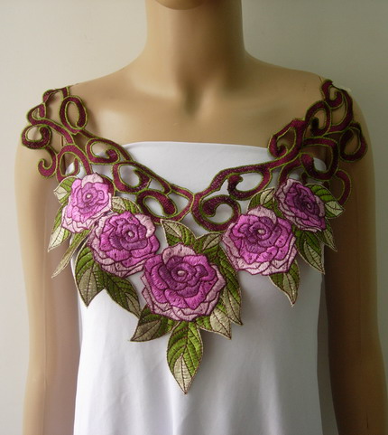 VK464 Purple Tone Roses Collar Neckline Venice Venise Applique