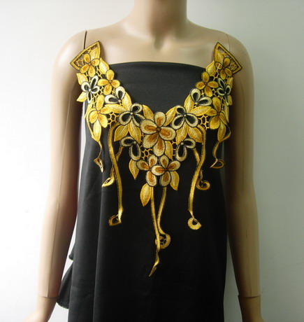 VK534 Yellow-gold Floral Neck Collar Lace Venise Applique