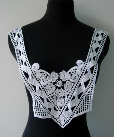 VK79 Flower U-style Collar Necklace Venice Venise Applique White VK79 Flower U-style Collar Necklace Venice Venise Applique White