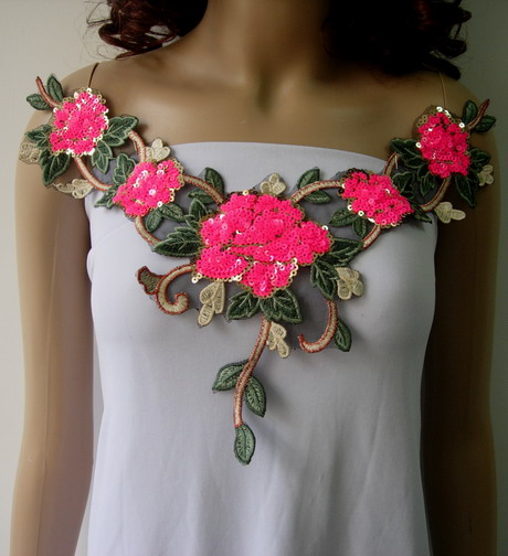 VN140 Colorful Floral Rose Neck Pink Sequined Applique Motif - Click Image to Close